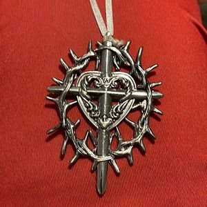 CHRISTIAN PENDANT/Light PULL/BIBLE MARKET CROSS WITH WOVEN THORNS AND HEART